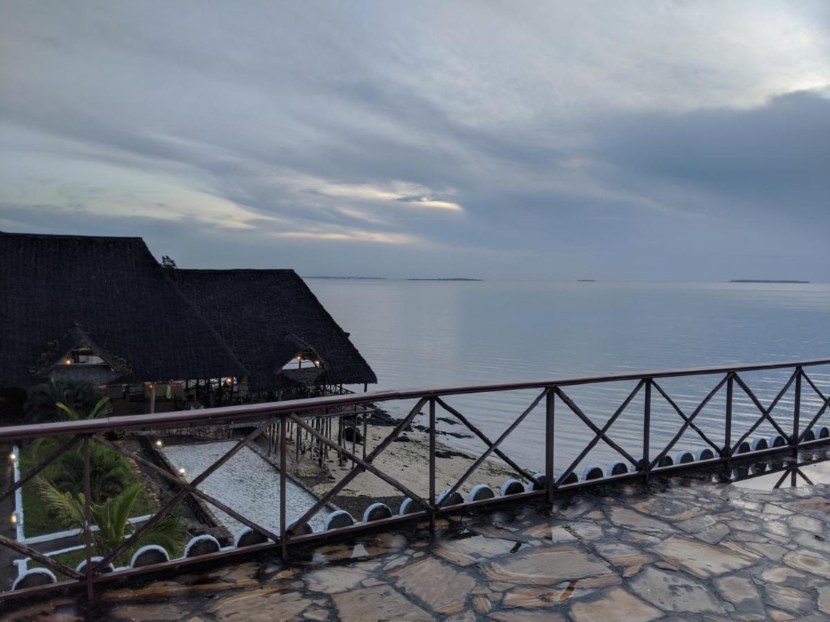 Amaan Ocean Hotel Kihinani Bububu Exterior foto